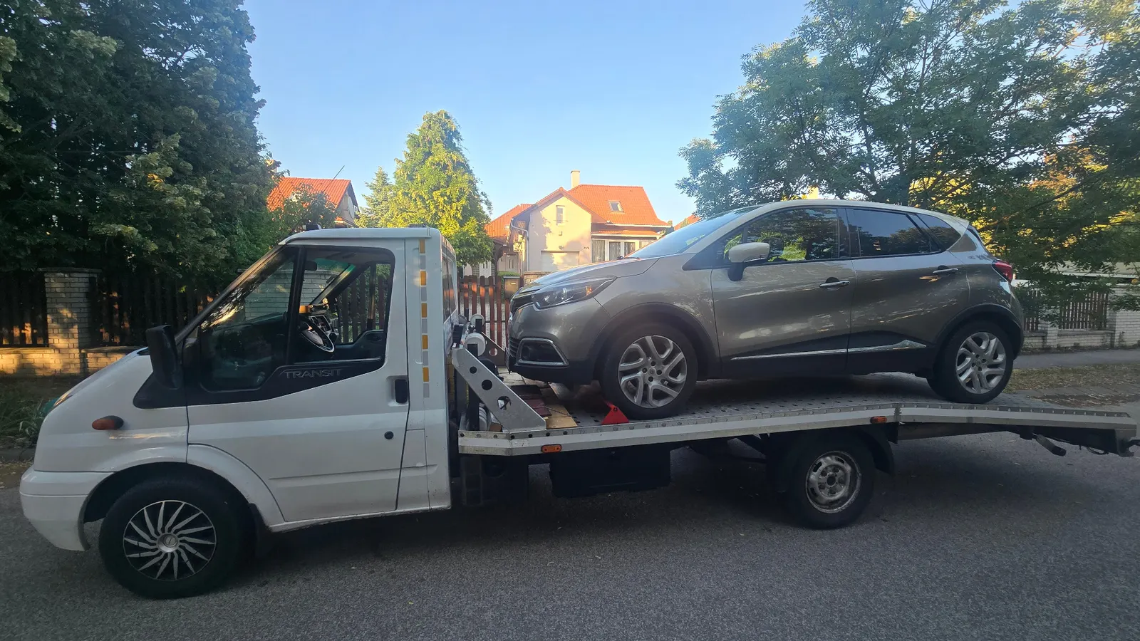 Renault Captur autómentése az M0-s autópályáról Gödöllőre