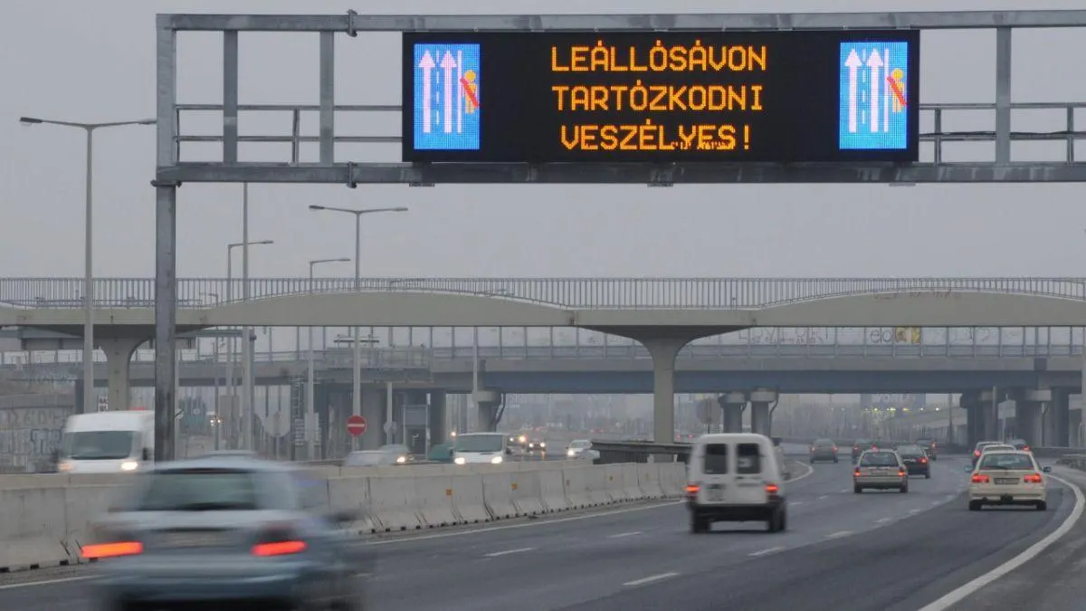 Autómentés M3 autópálya – biztonságos várakozás a leállósávban az autómentő érkezéséig
